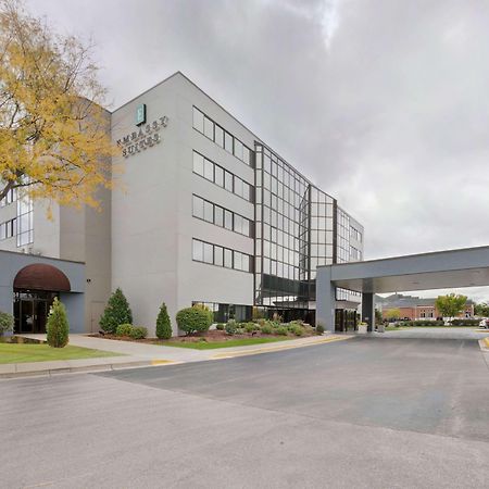 Embassy Suites By Hilton Milwaukee Brookfield Exterior photo